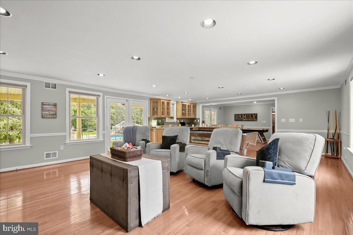 MERRYWOOD MANOR - Residential