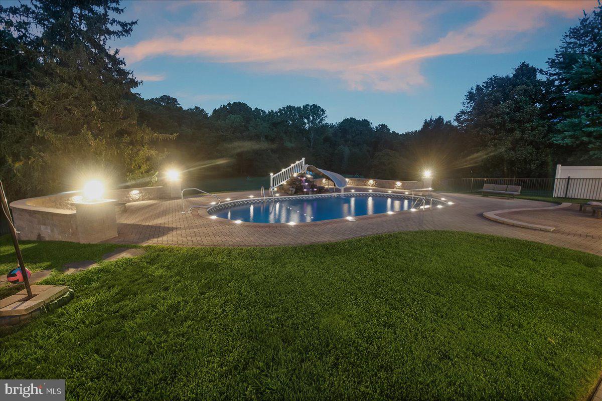 MERRYWOOD MANOR - Residential