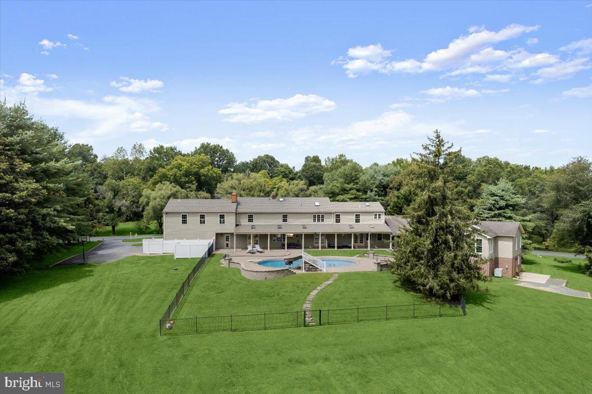 MERRYWOOD MANOR - Residential