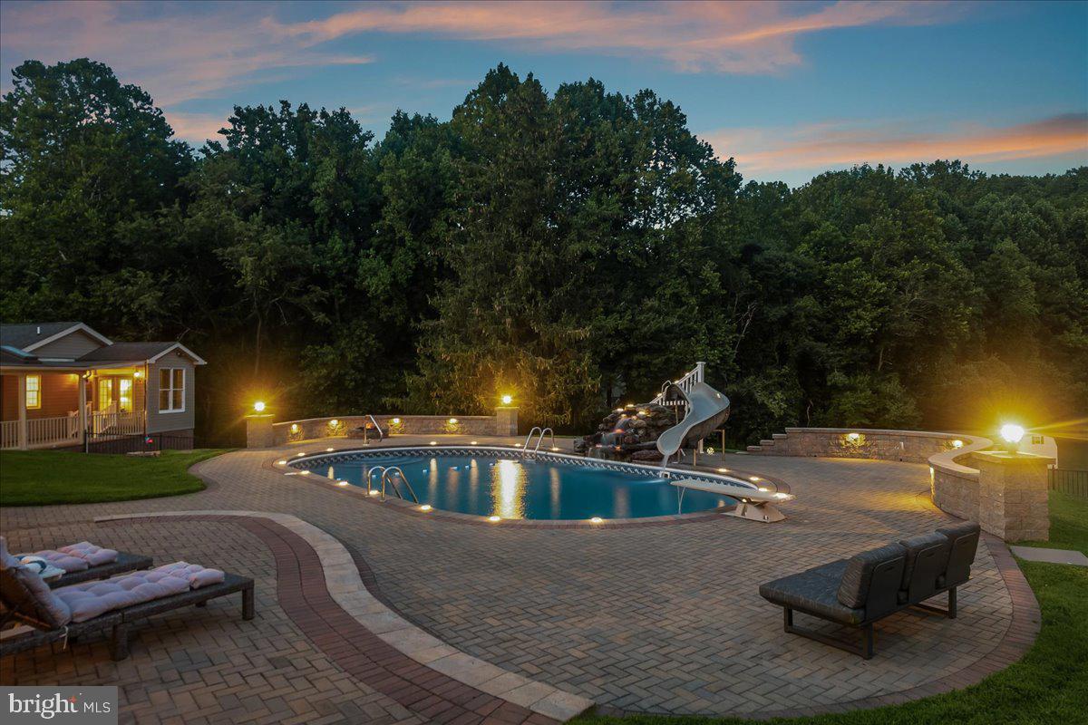 MERRYWOOD MANOR - Residential