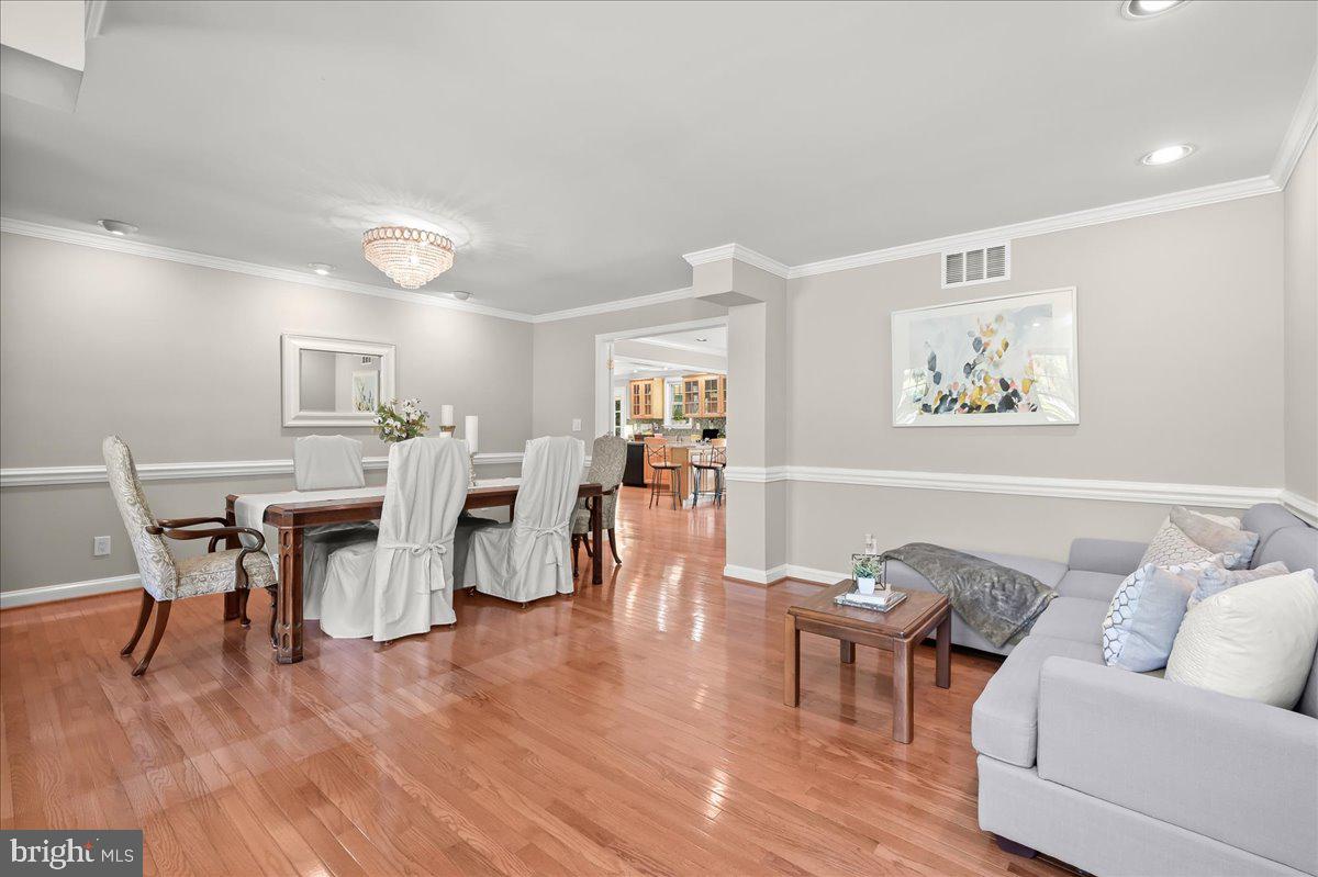 MERRYWOOD MANOR - Residential