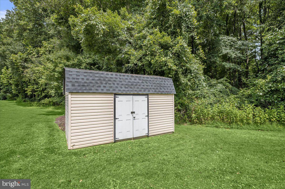 MERRYWOOD MANOR - Residential