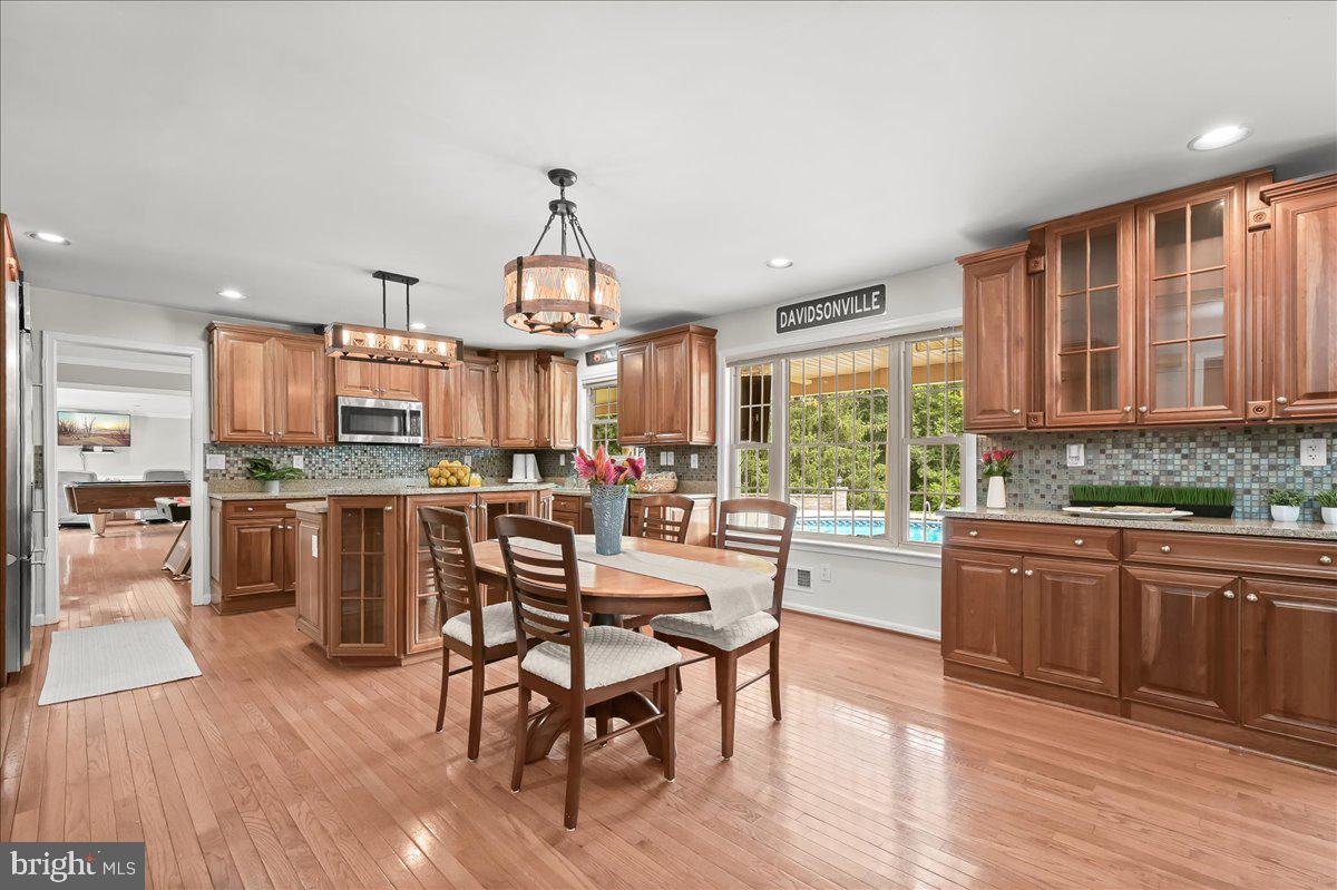 MERRYWOOD MANOR - Residential