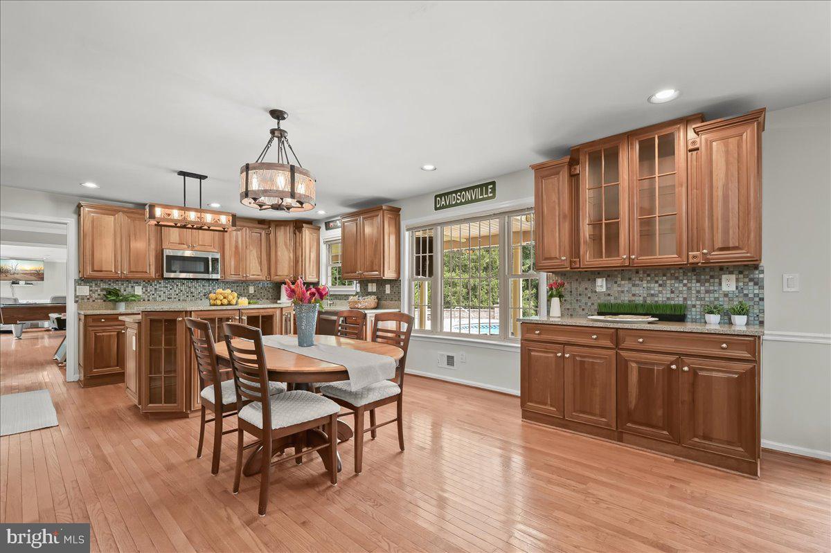 MERRYWOOD MANOR - Residential