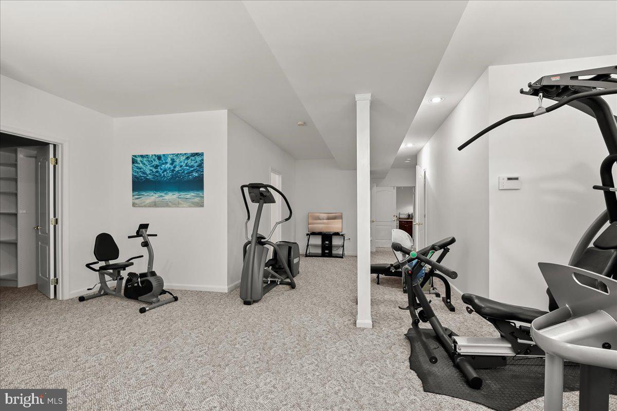 MERRYWOOD MANOR - Residential