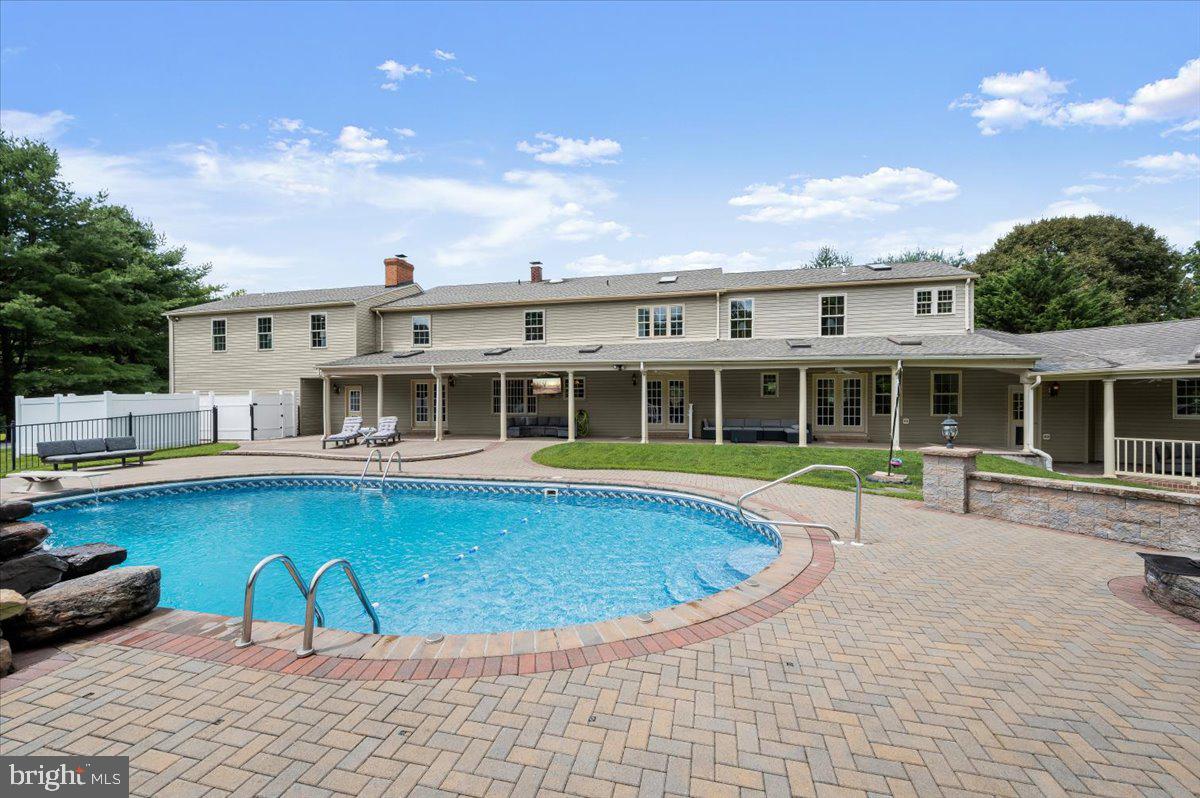 MERRYWOOD MANOR - Residential