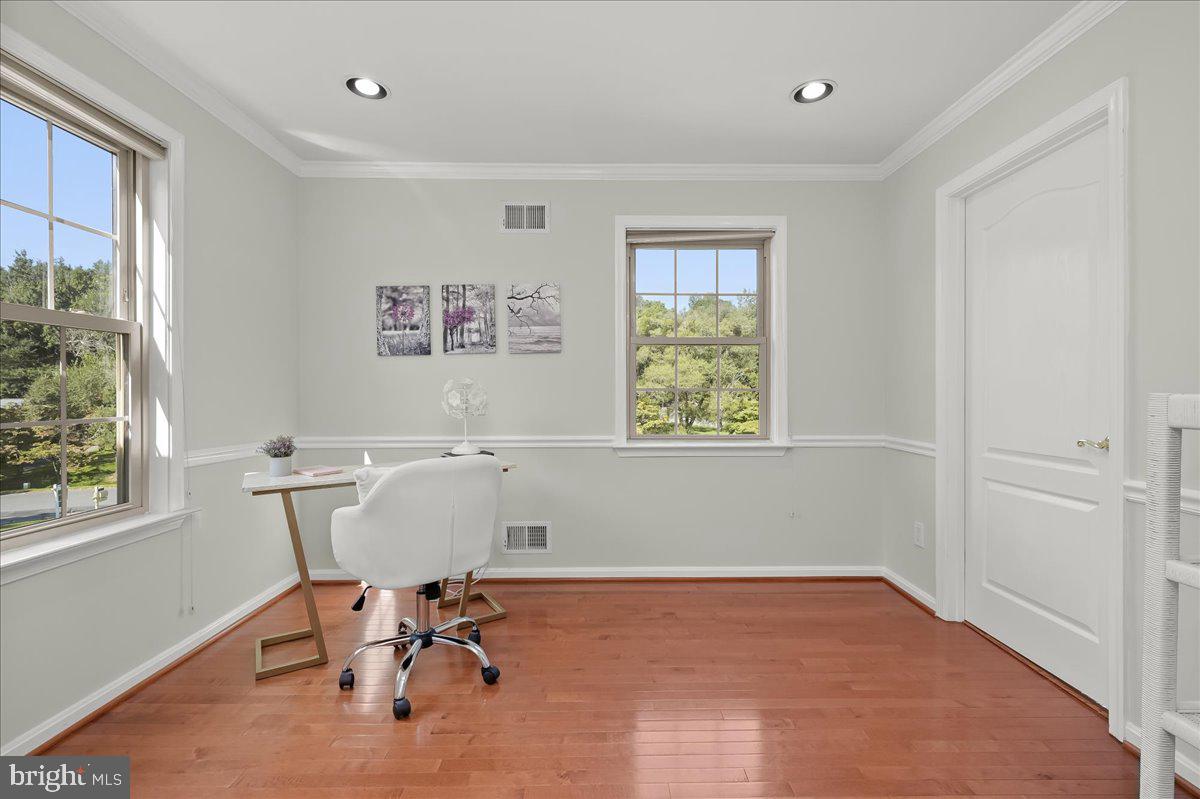 MERRYWOOD MANOR - Residential