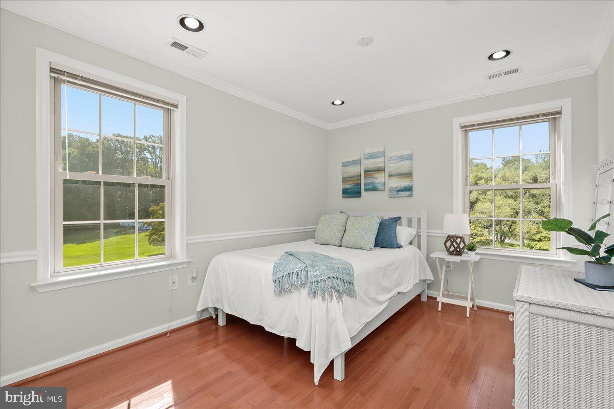 MERRYWOOD MANOR - Residential