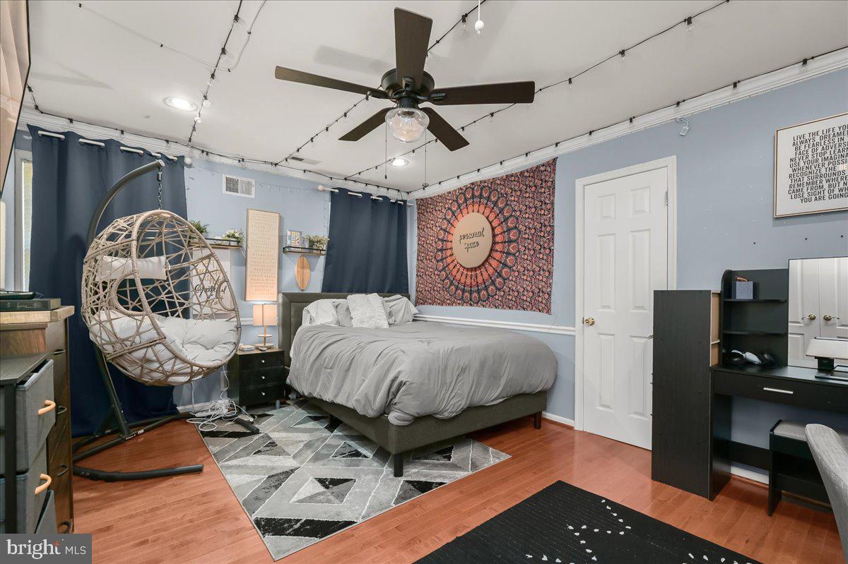 MERRYWOOD MANOR - Residential