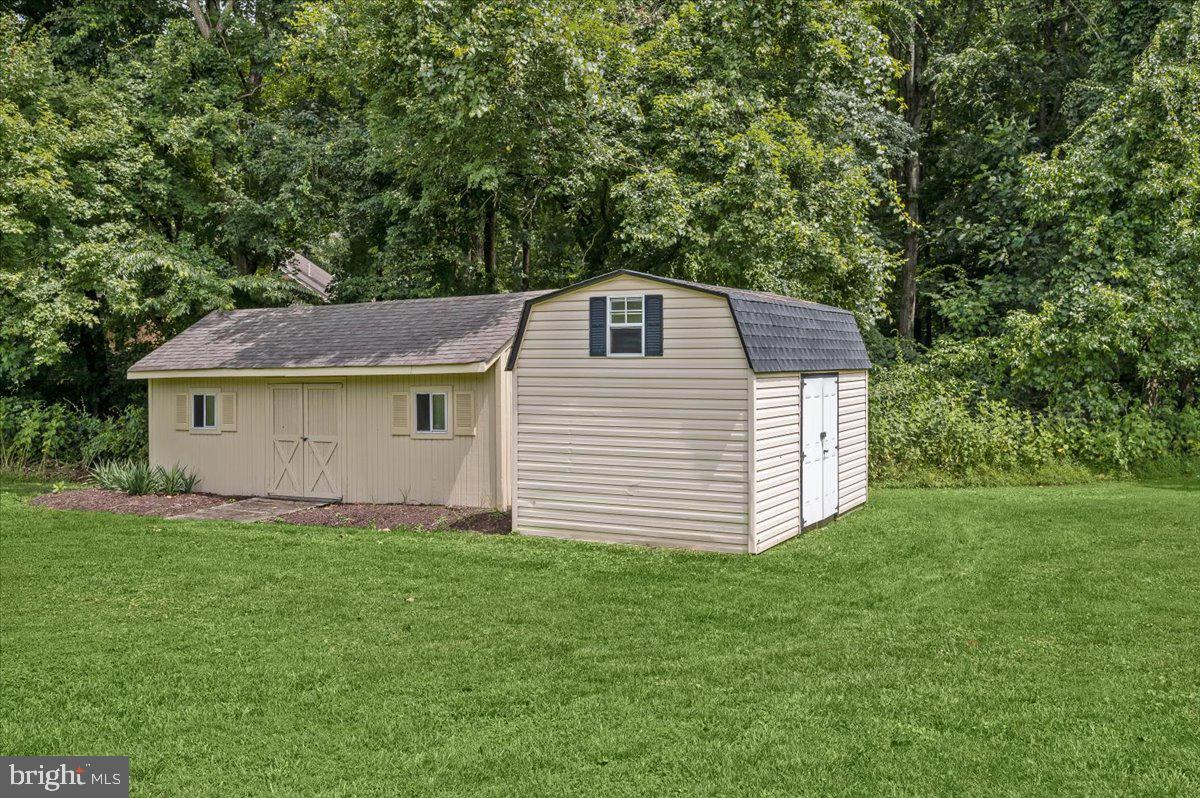 MERRYWOOD MANOR - Residential