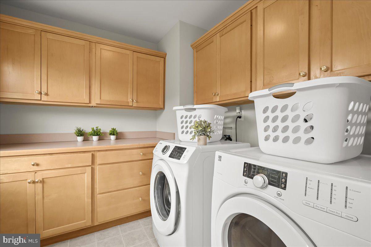 MERRYWOOD MANOR - Residential