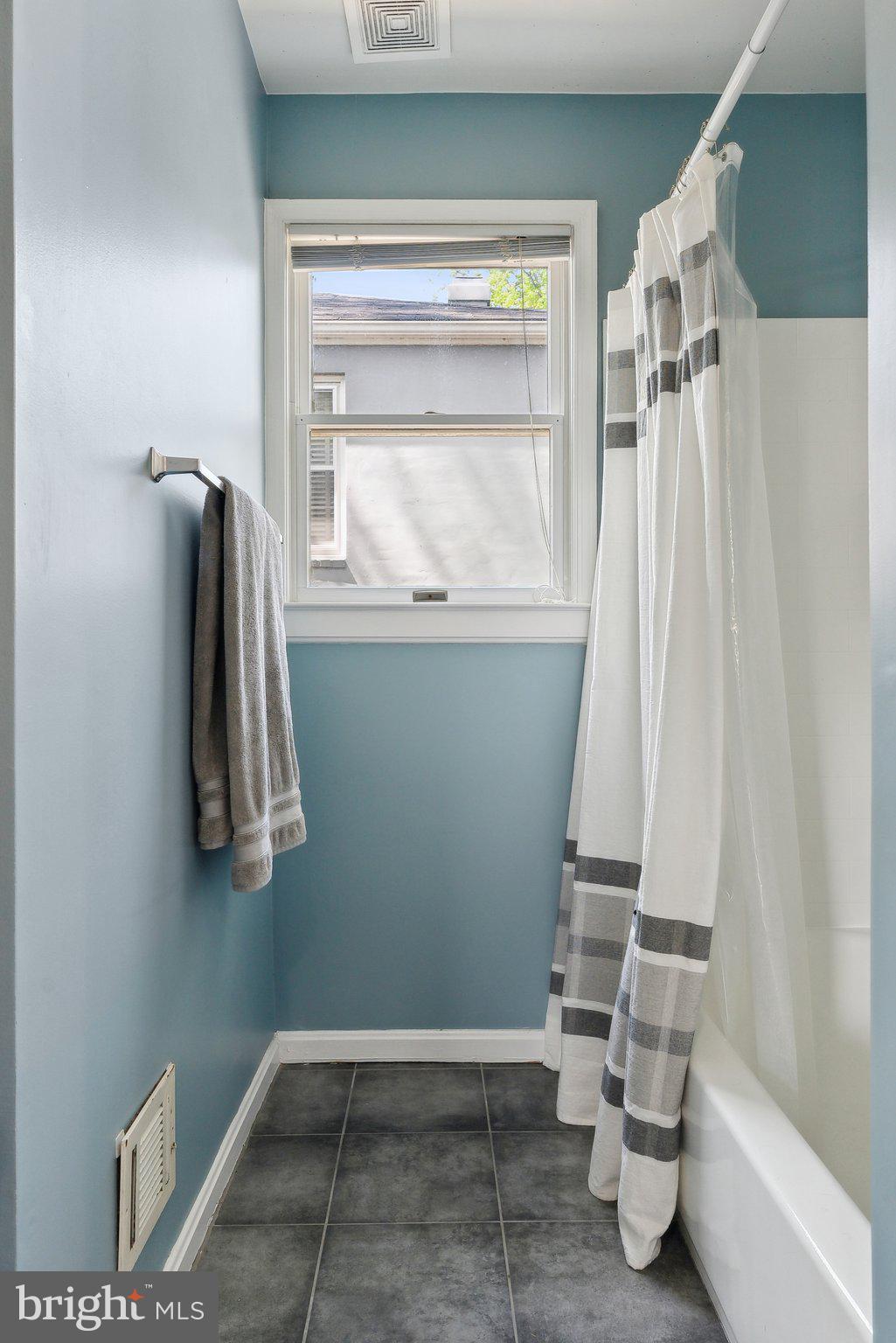 ADDISON HEIGHTS - Residential