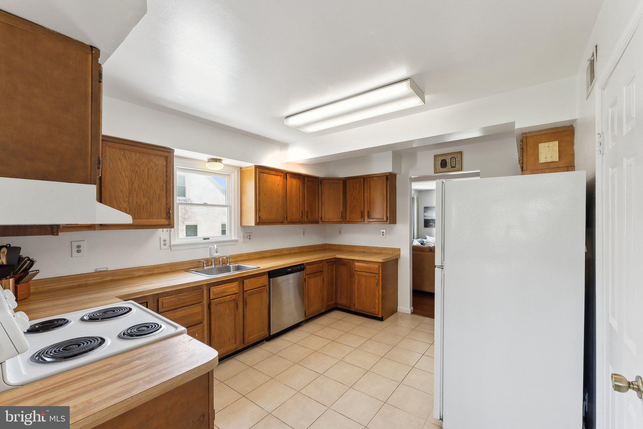 ADDISON HEIGHTS - Residential