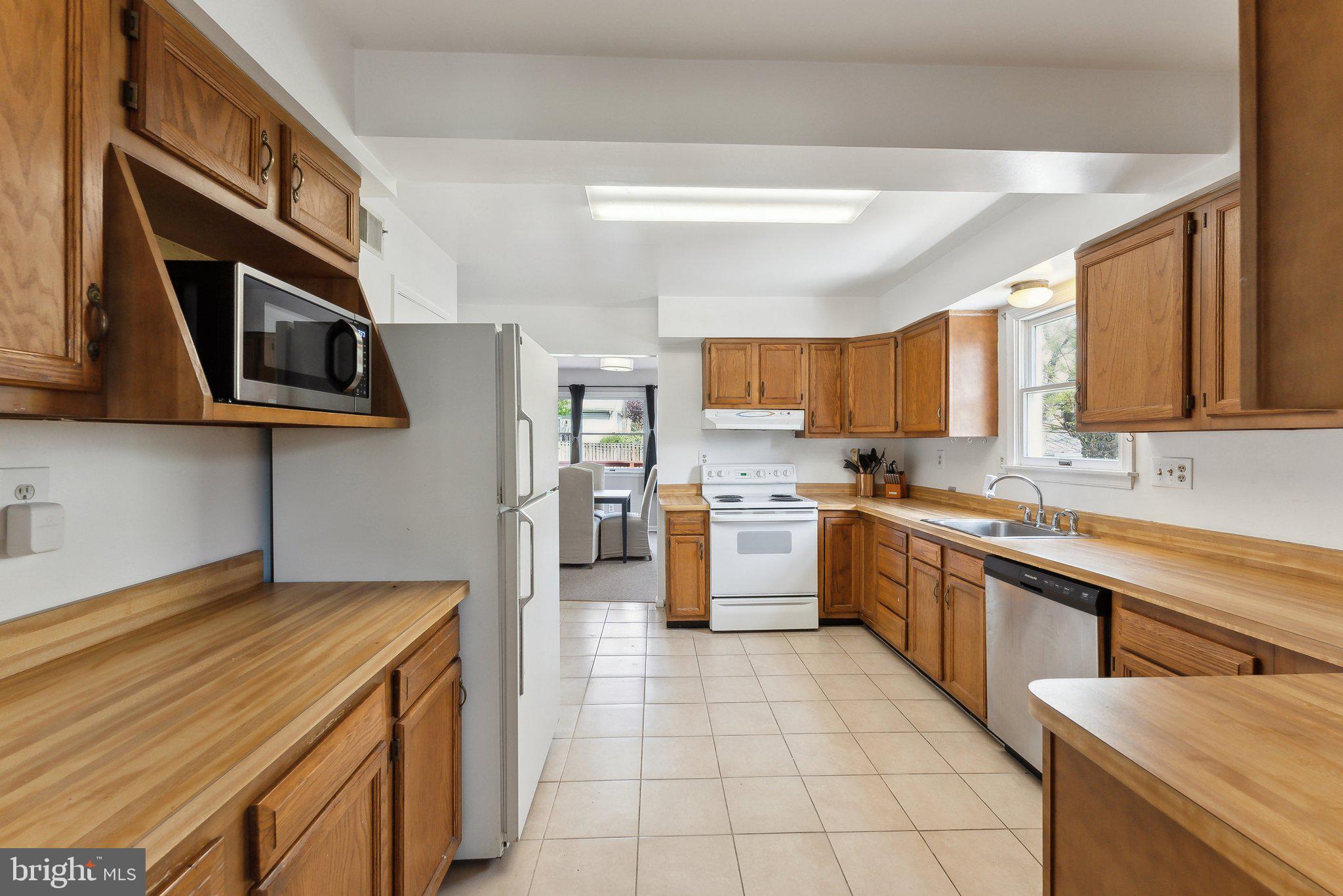 ADDISON HEIGHTS - Residential