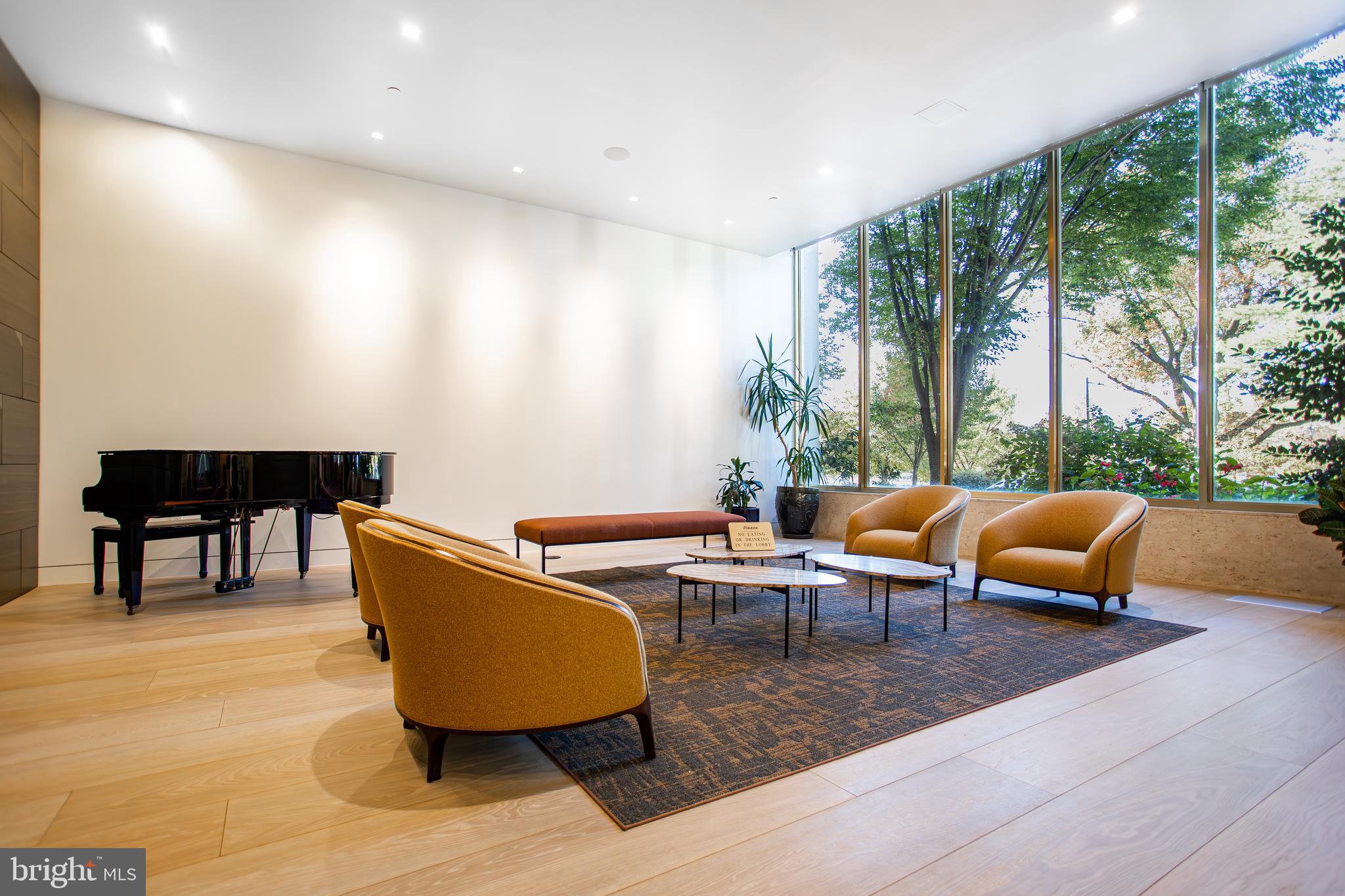 FAIRMOUNT - Residential Lease