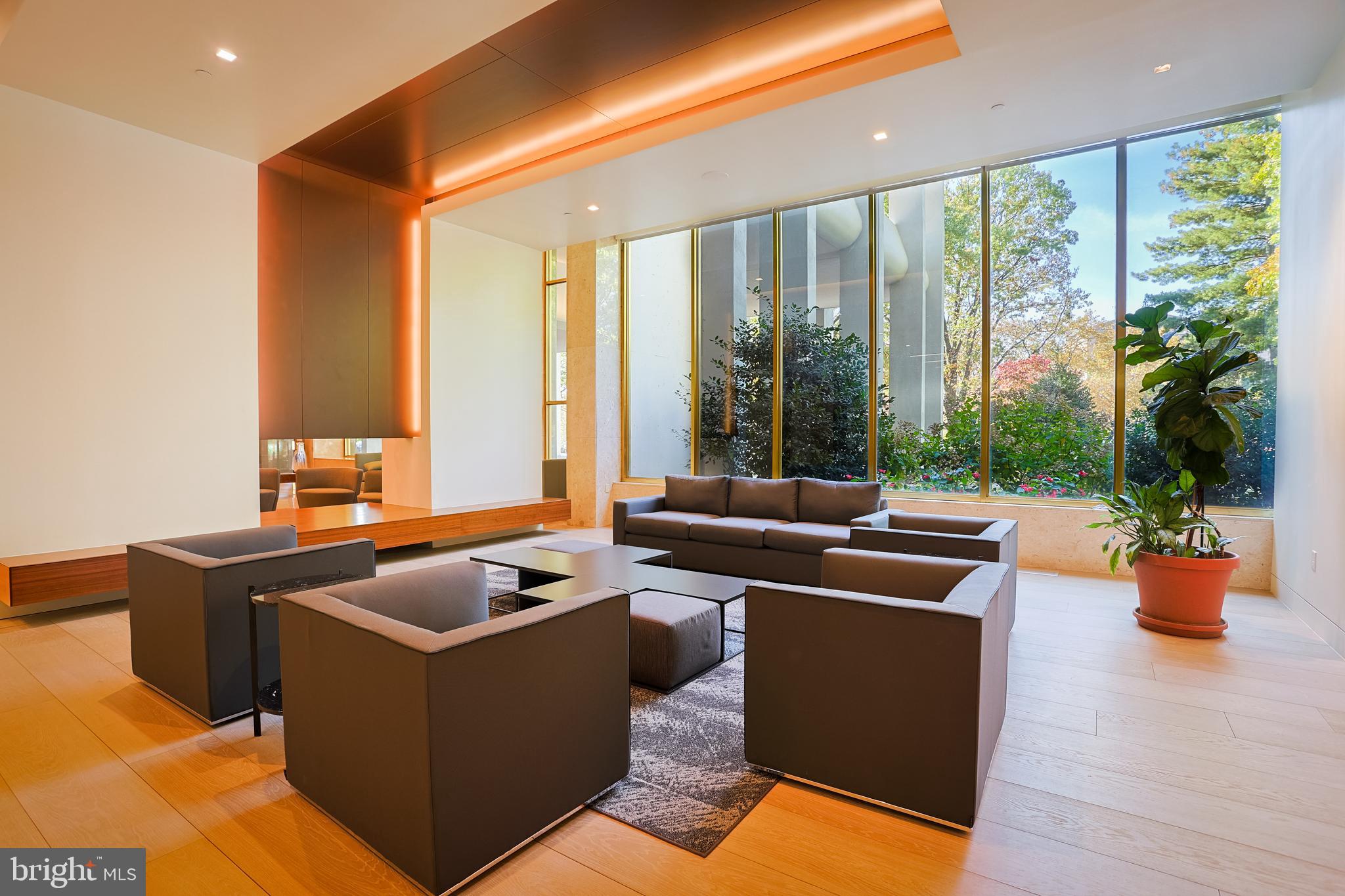 FAIRMOUNT - Residential Lease