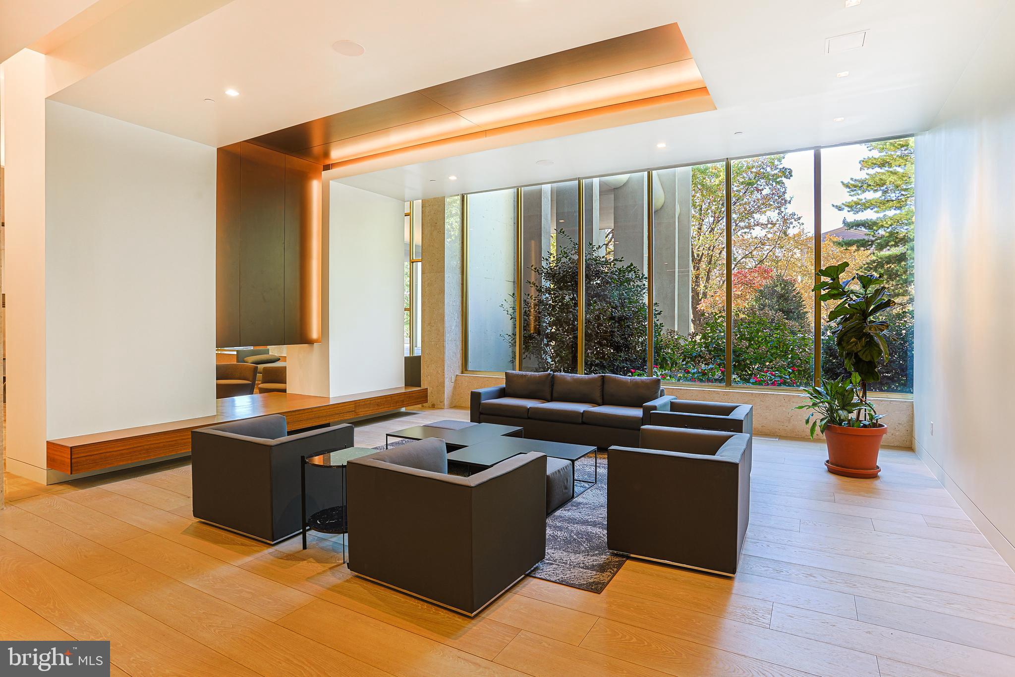 FAIRMOUNT - Residential Lease