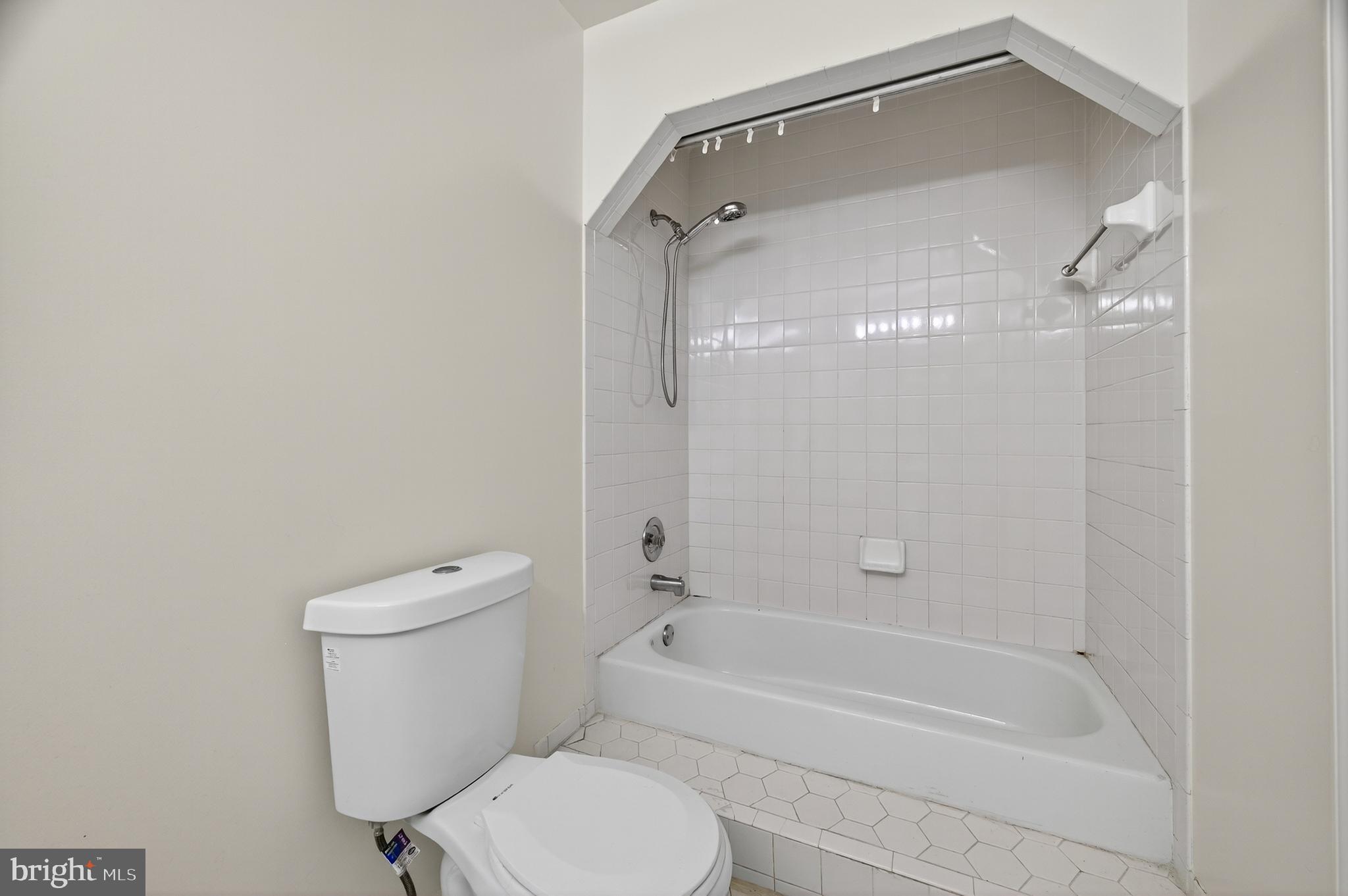 FAIRLAND - Residential Lease