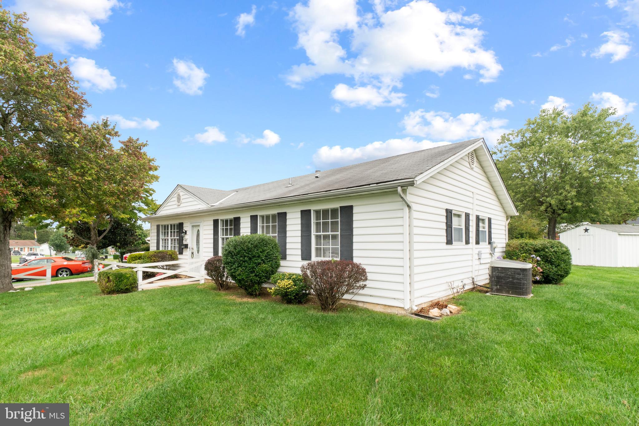 SCHOLAR WOODS - Residential