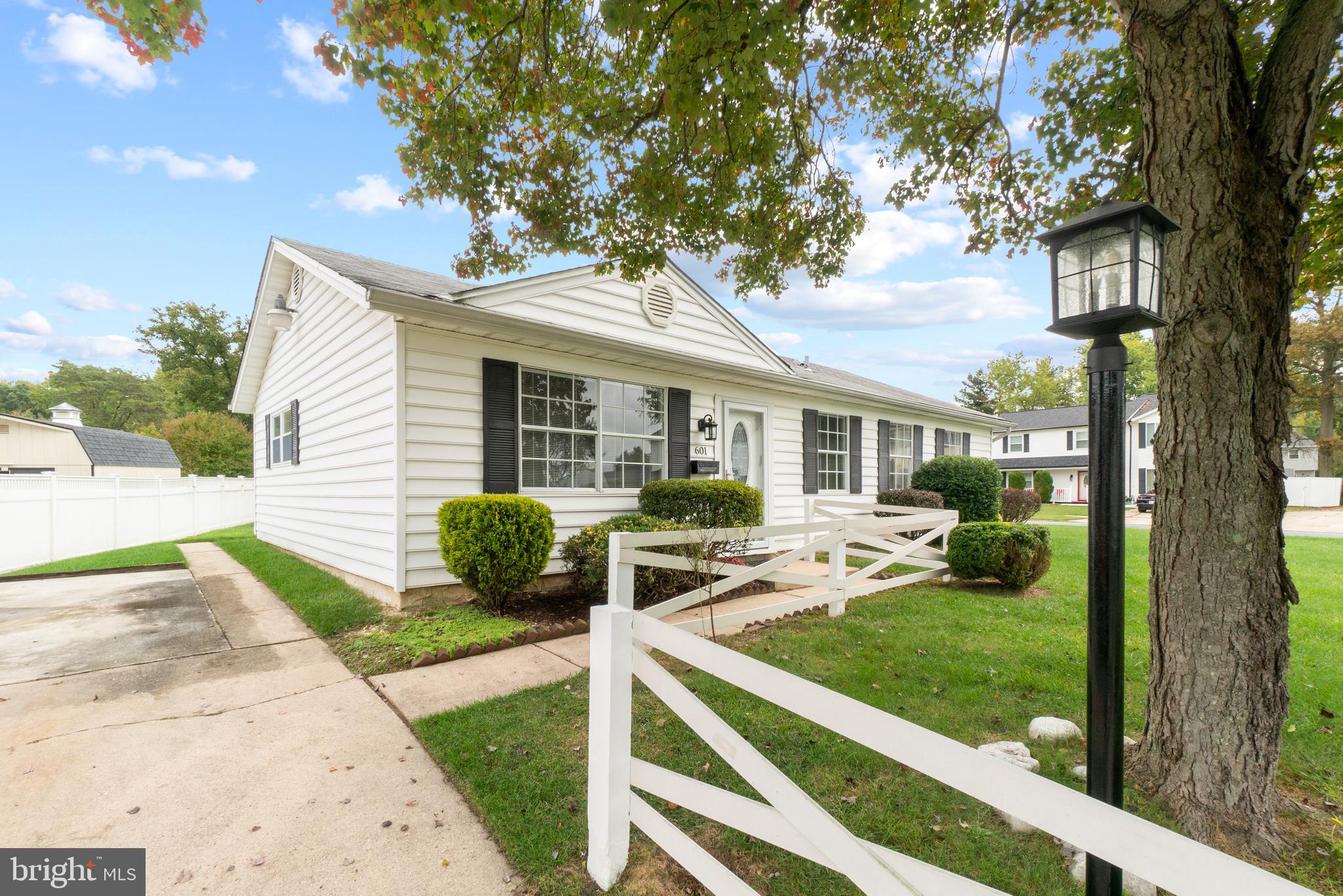 SCHOLAR WOODS - Residential