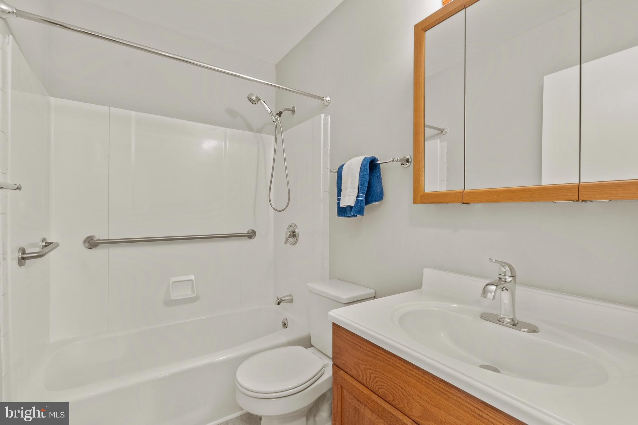 SCHOLAR WOODS - Residential