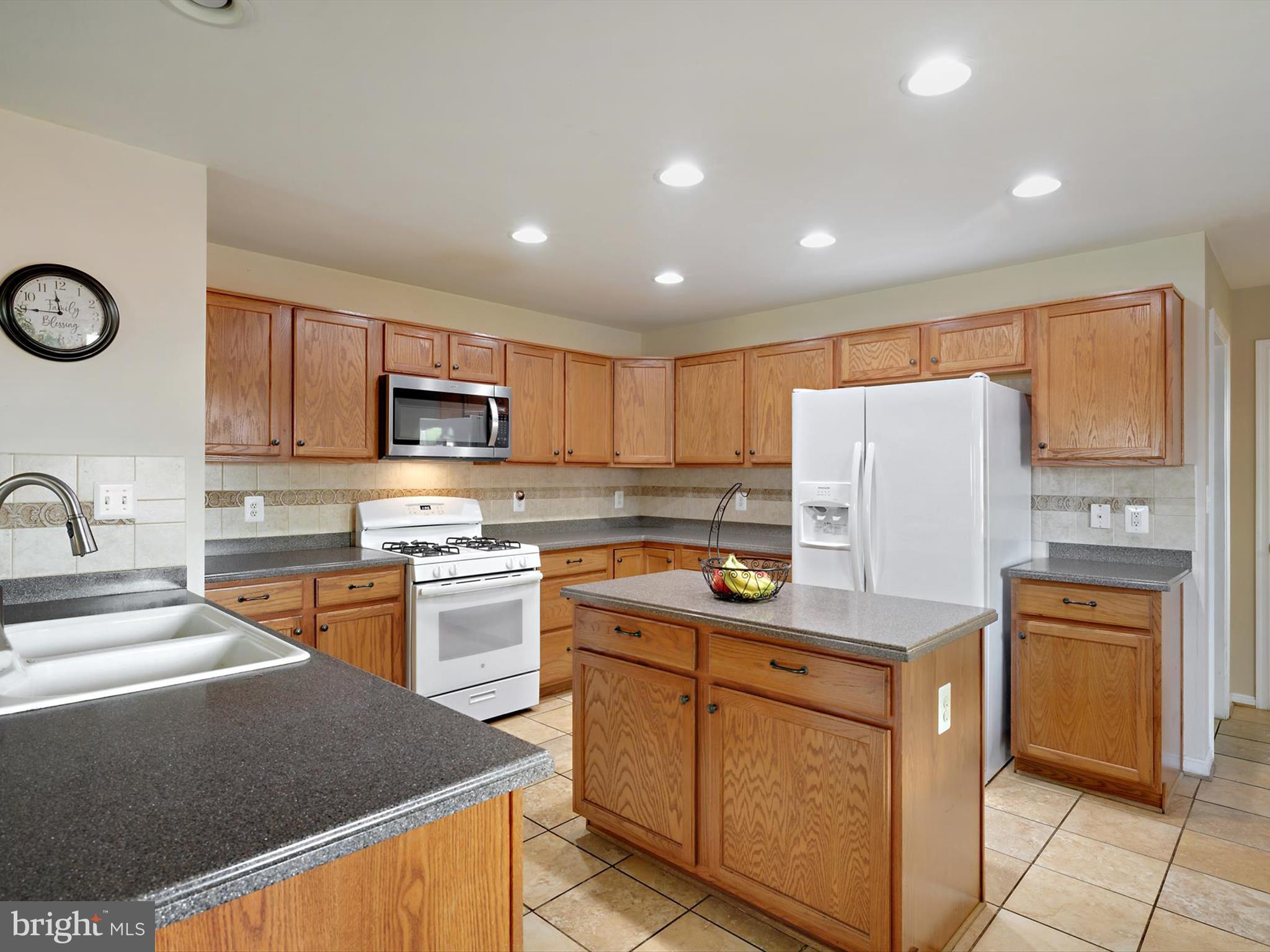 MAPLE GROVE - Residential