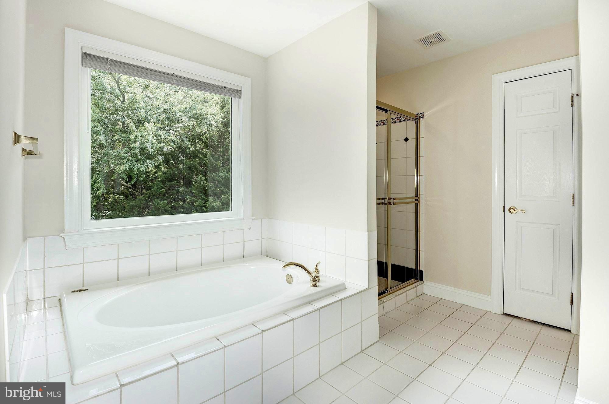 INGLESIDE - Residential