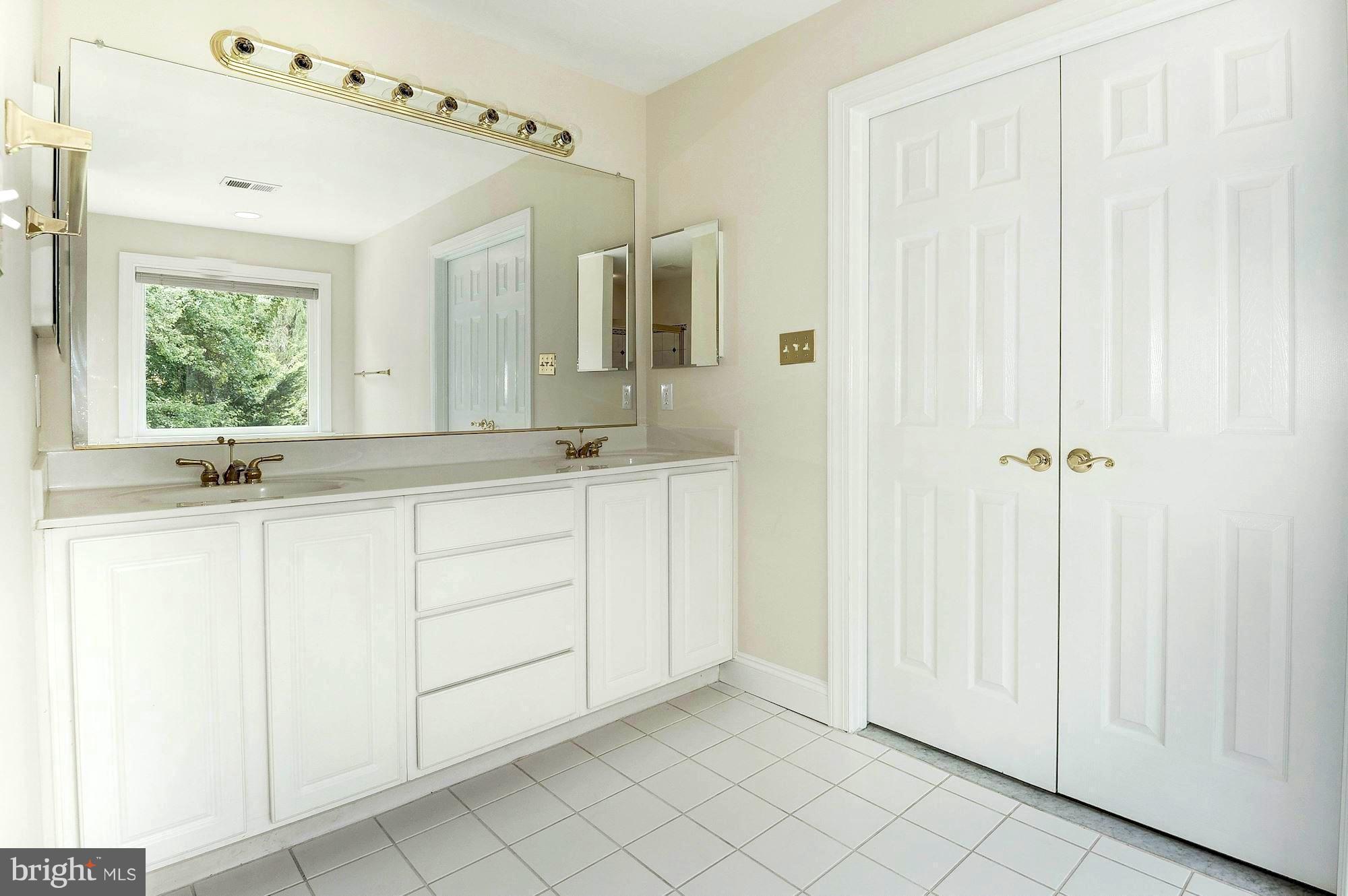 INGLESIDE - Residential