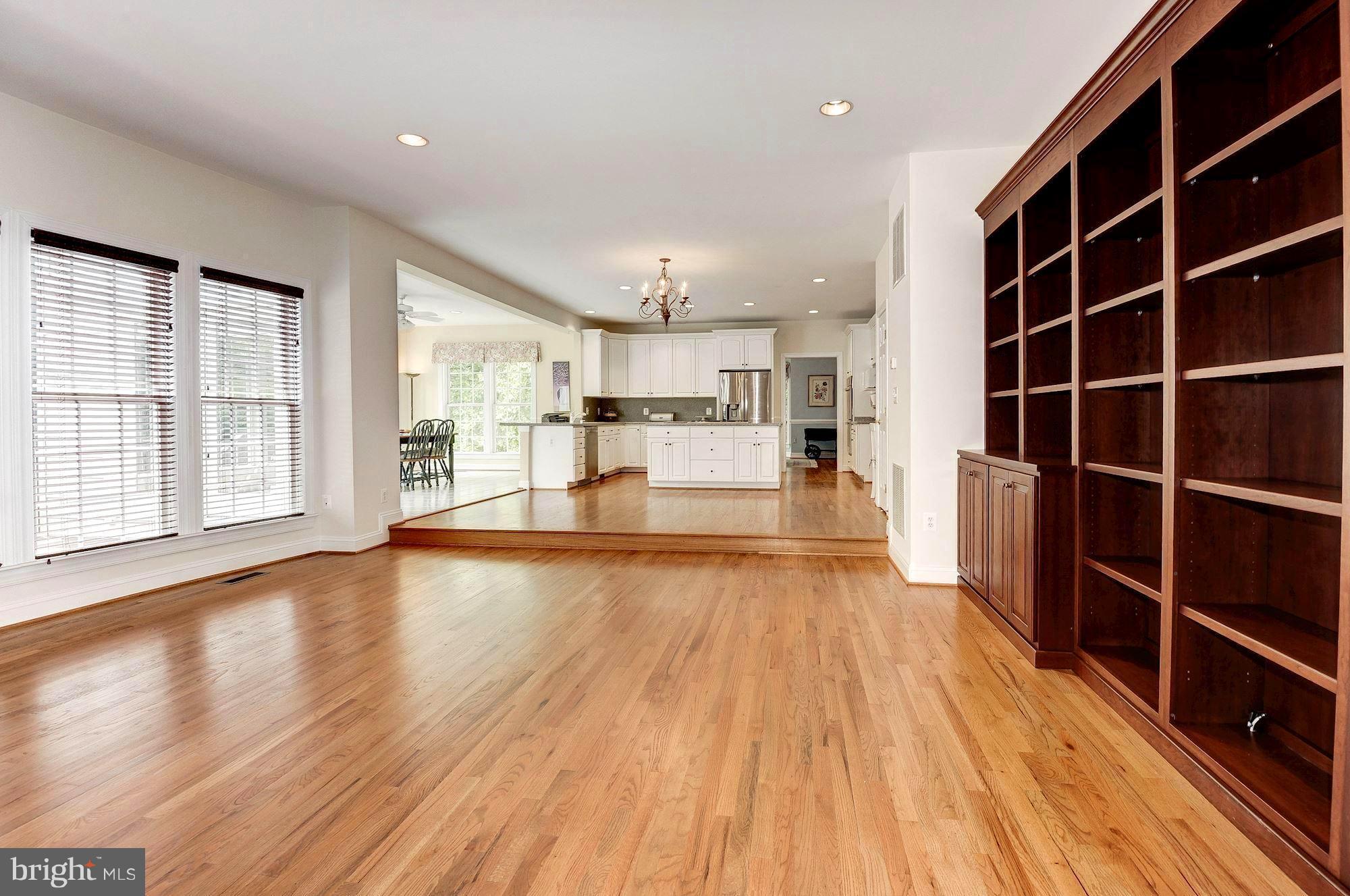 INGLESIDE - Residential