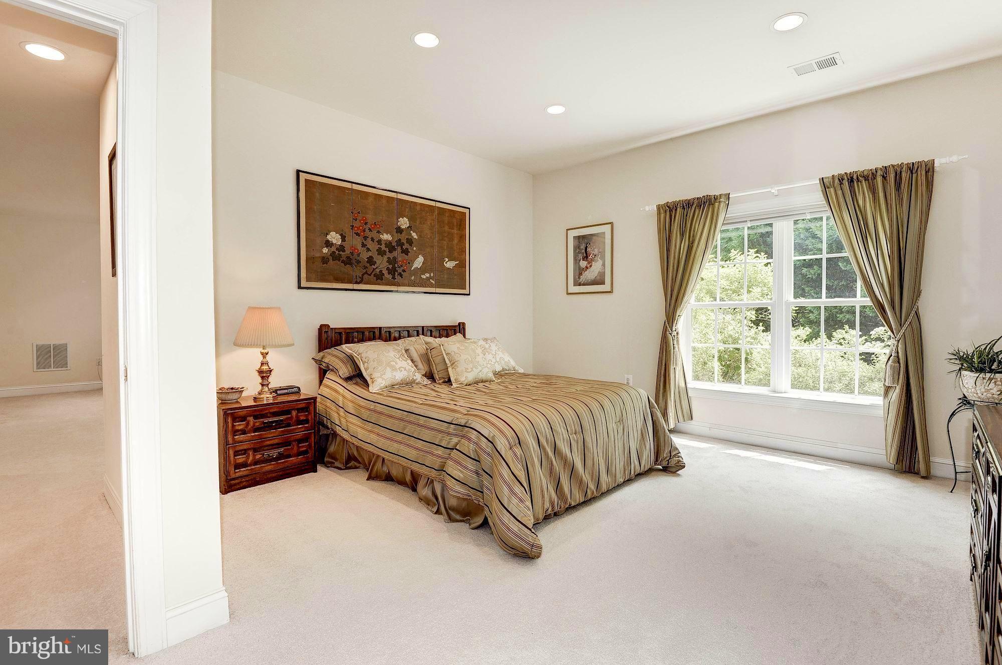 INGLESIDE - Residential