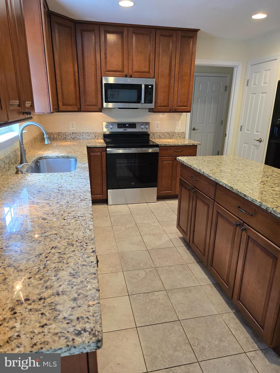 ENGLAND RUN NORTH - Residential Lease