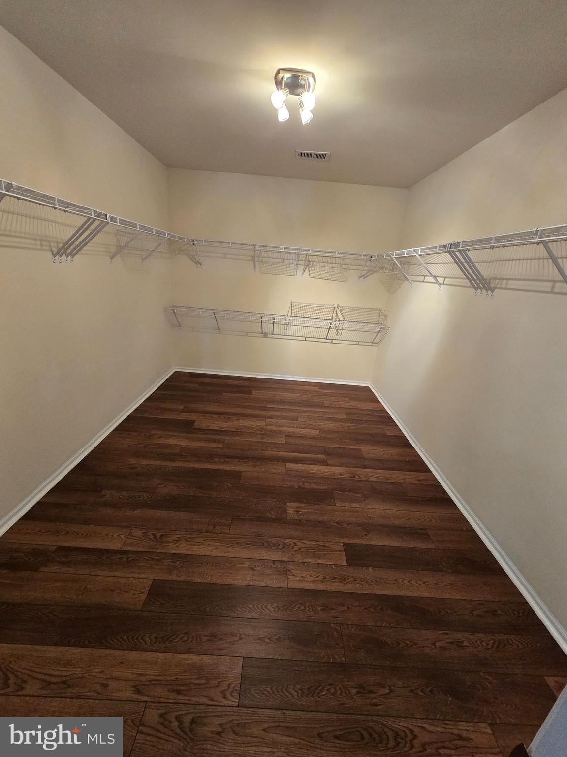 ENGLAND RUN NORTH - Residential Lease