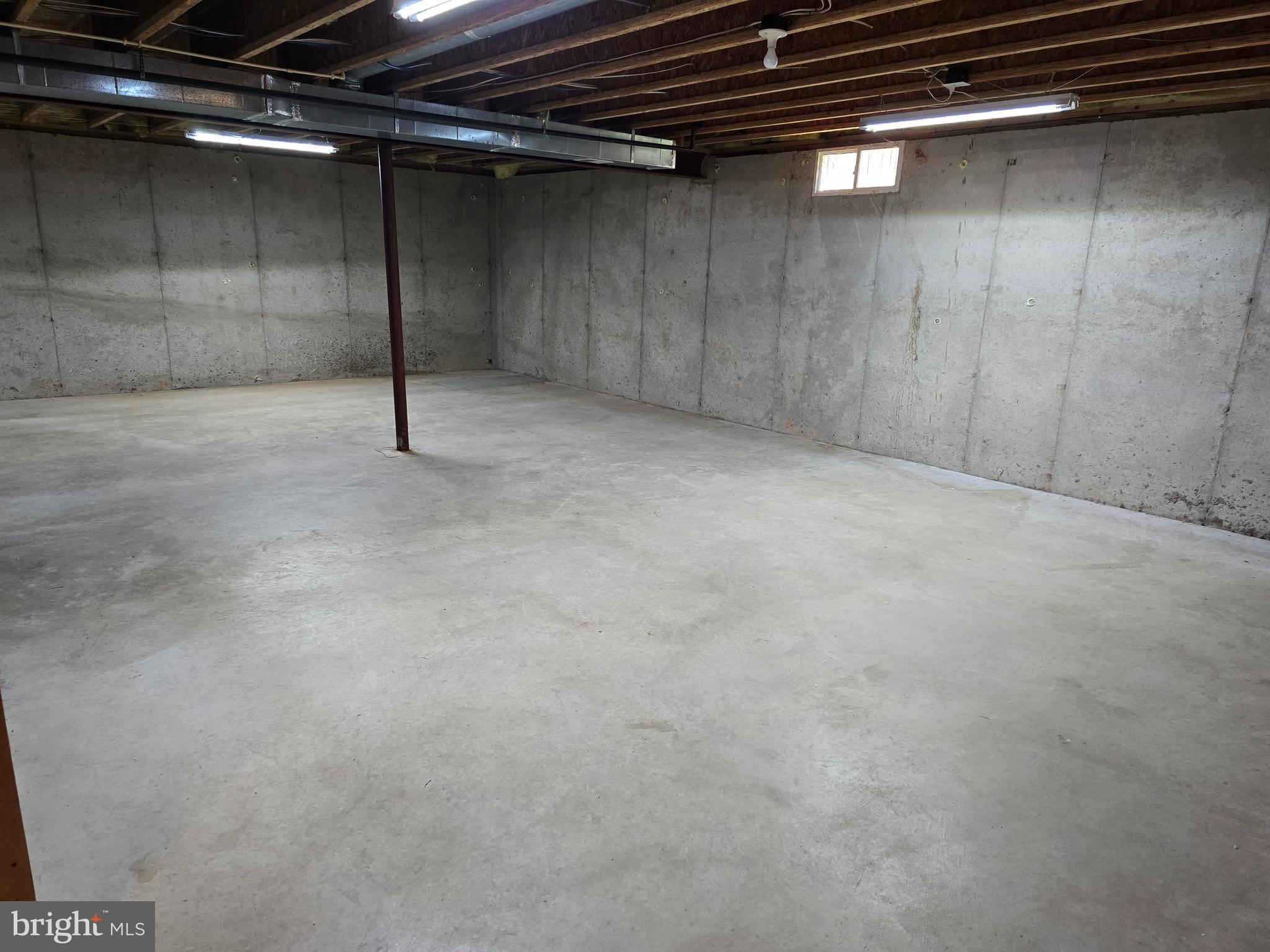 ENGLAND RUN NORTH - Residential Lease