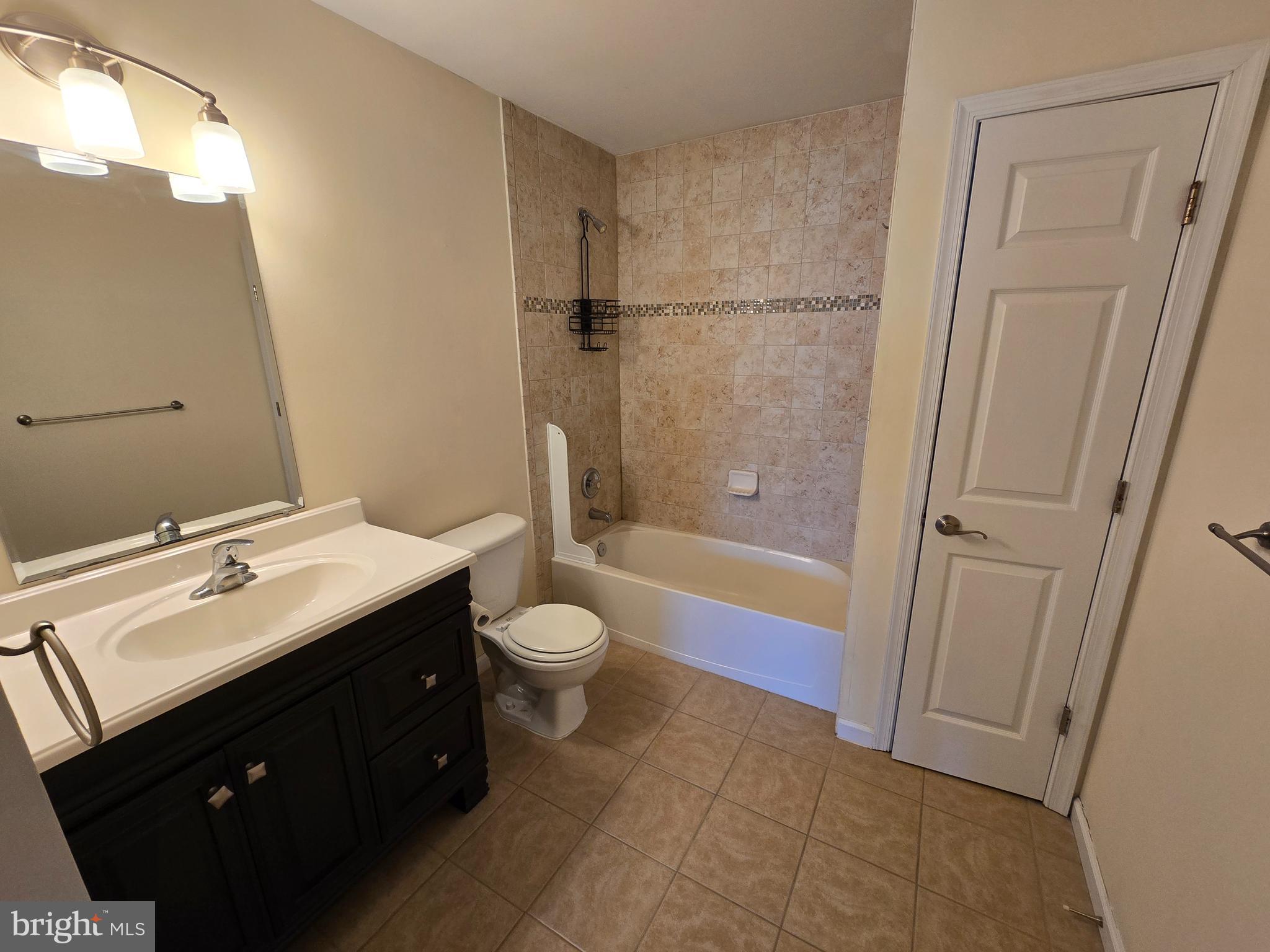 ENGLAND RUN NORTH - Residential Lease