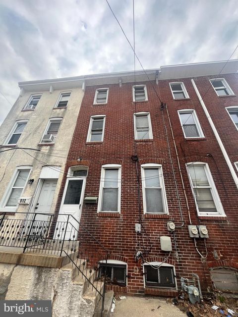Townhouse For Rent - 814 Upland Street<br/> Chesterfield, PA 19013