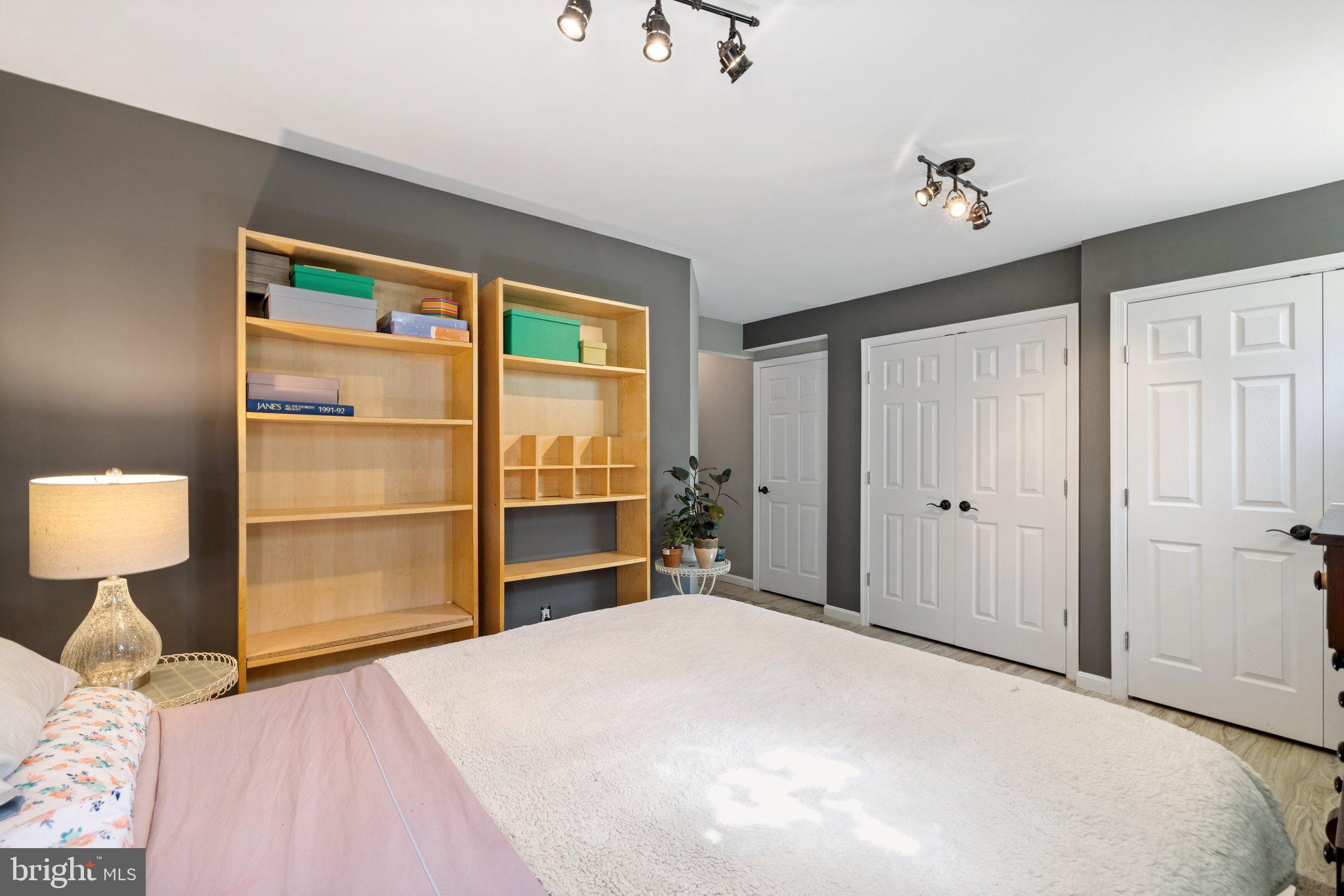 THE MEWS AT MENLOUGH - Residential