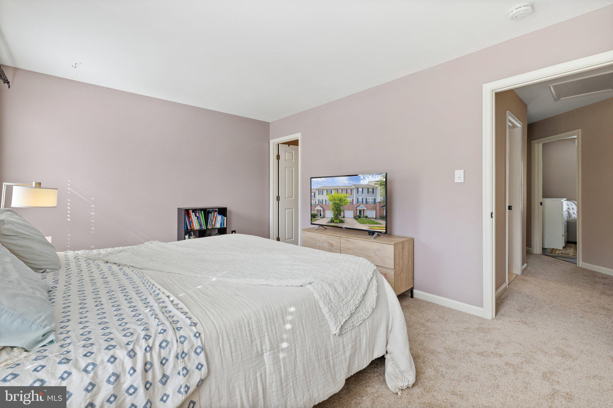 THE MEWS AT MENLOUGH - Residential