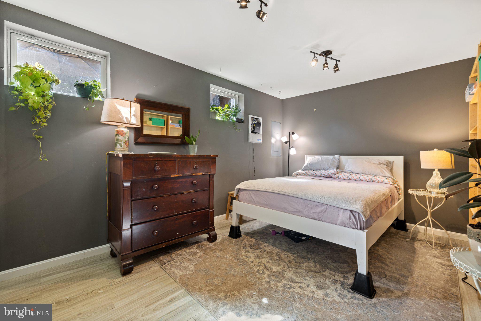 THE MEWS AT MENLOUGH - Residential