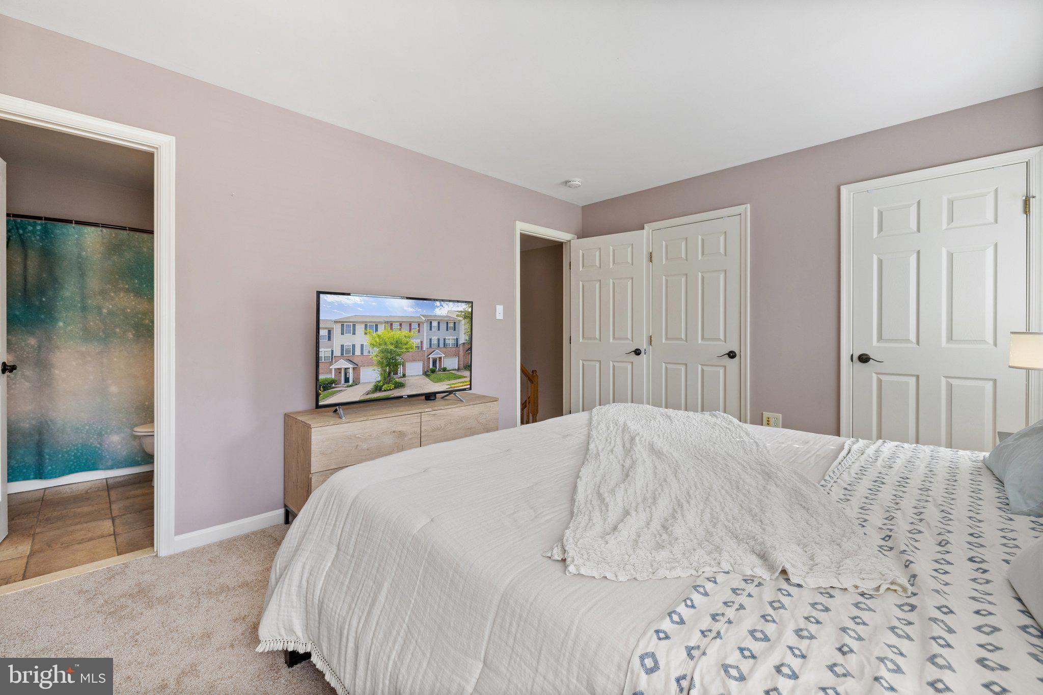 THE MEWS AT MENLOUGH - Residential