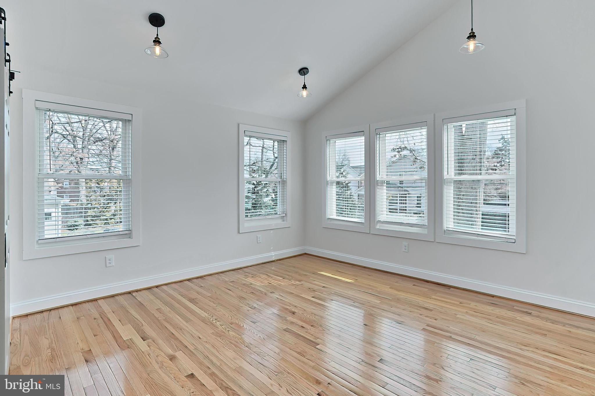 ARLINGTON FOREST - Residential