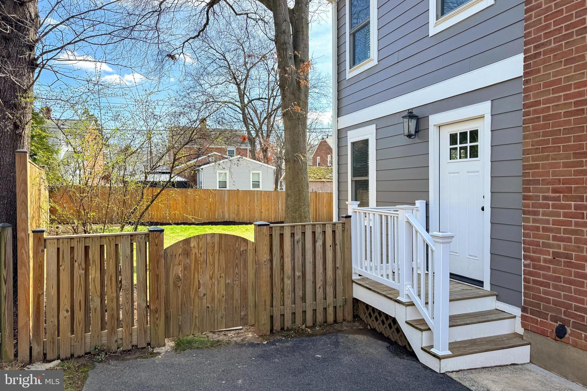 ARLINGTON FOREST - Residential