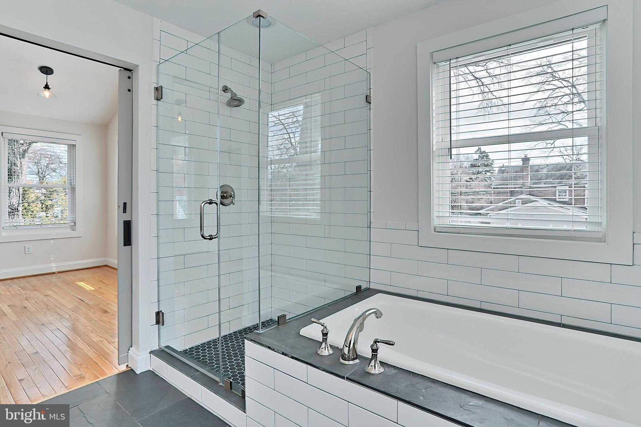 ARLINGTON FOREST - Residential