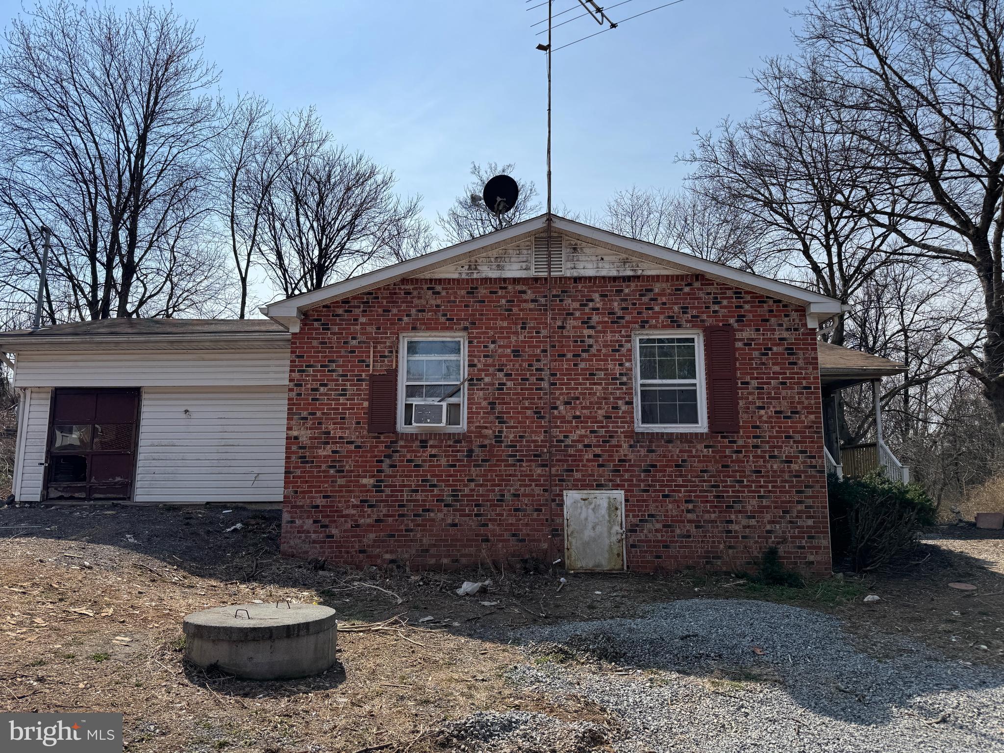 6731 MIDDLE ROAD