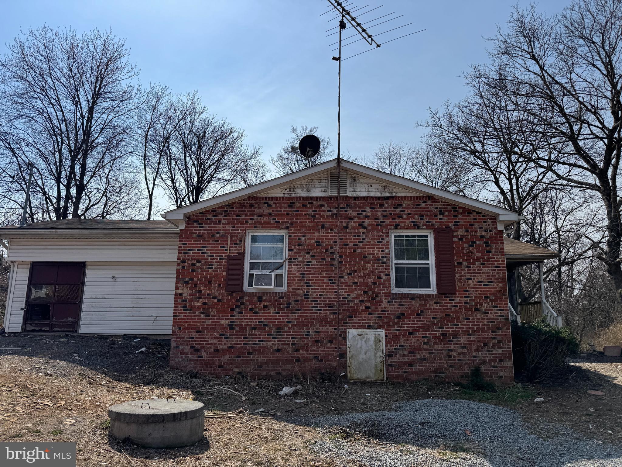 6731 MIDDLE ROAD