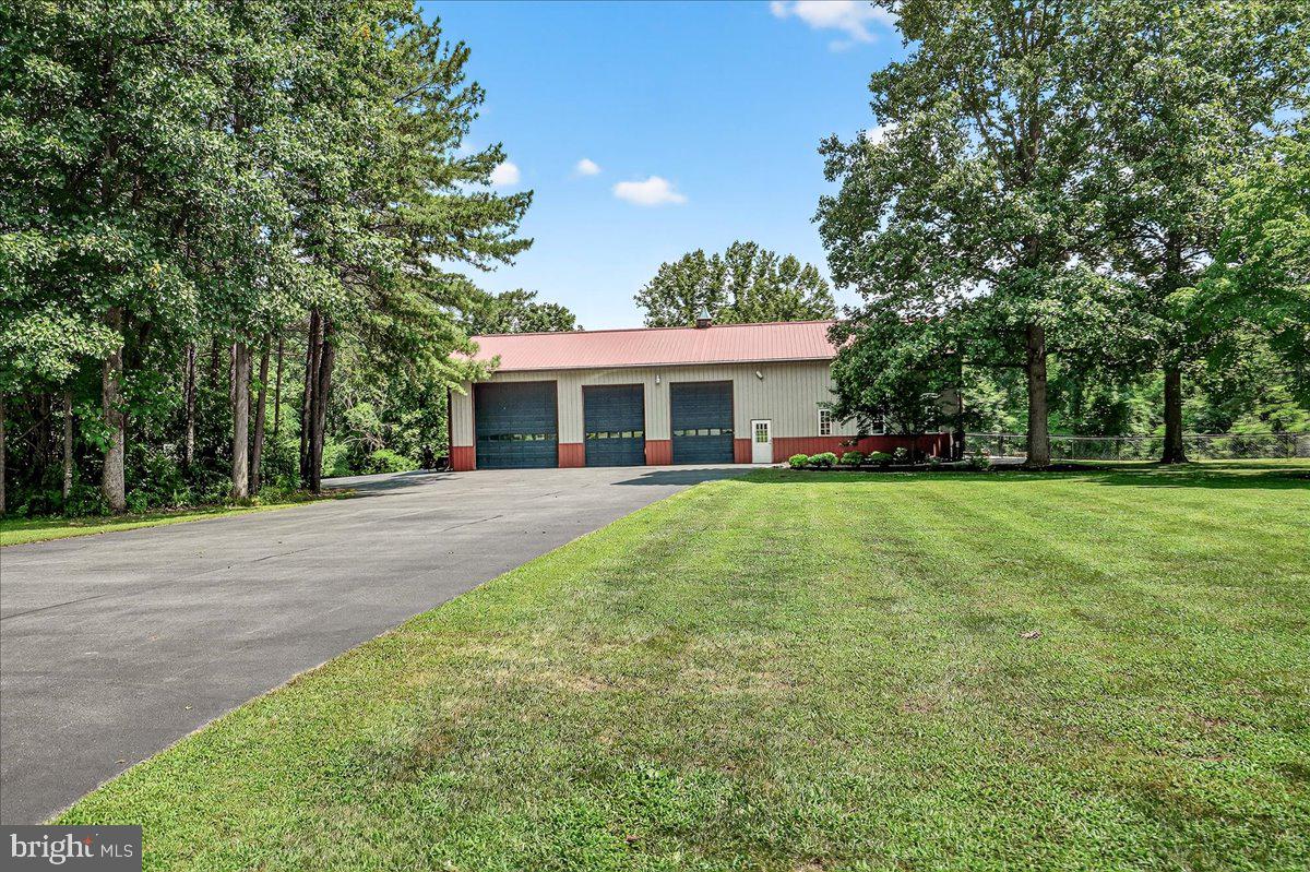 8418 PETERS ROAD