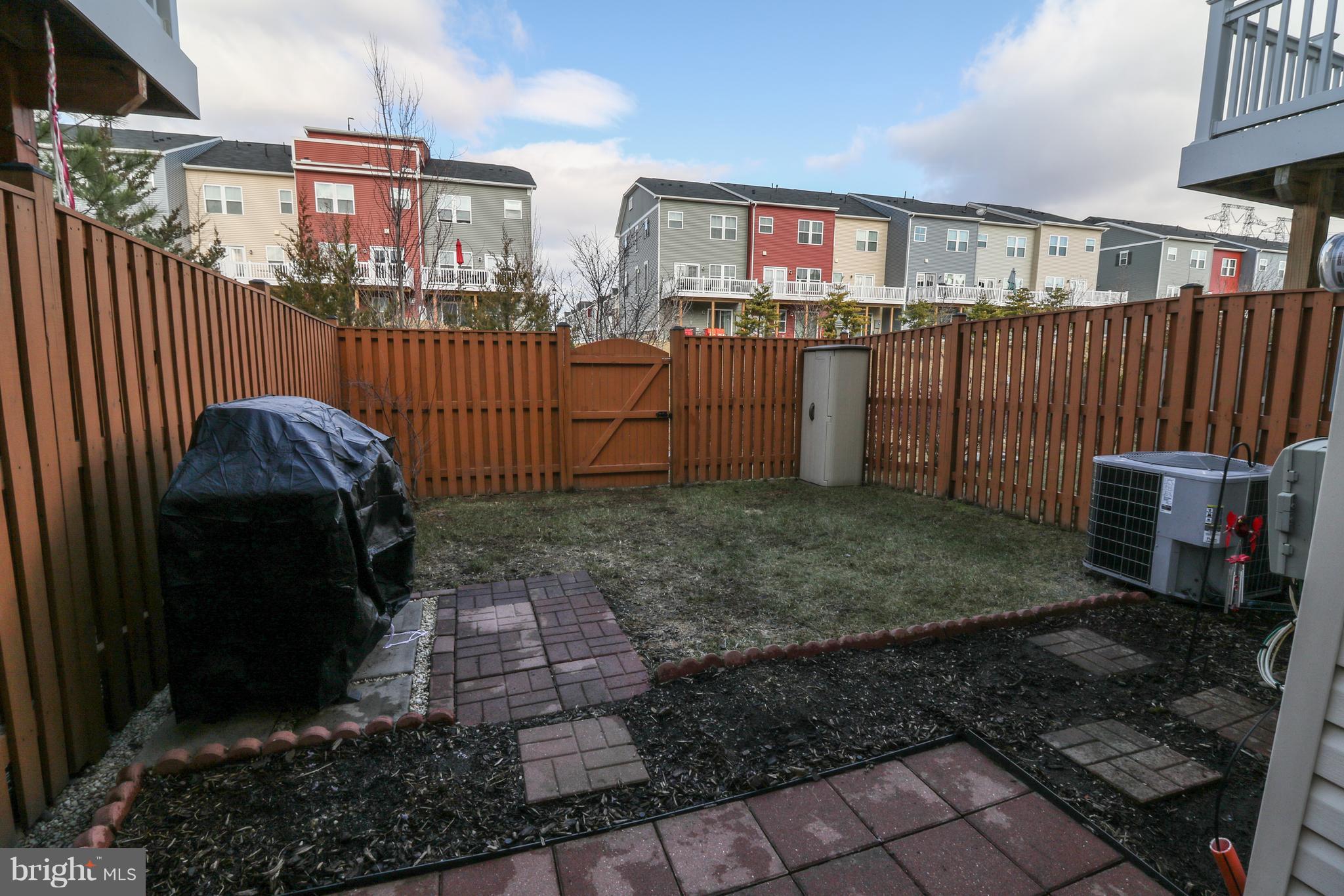 STRATSHIRE CROSSING - Residential