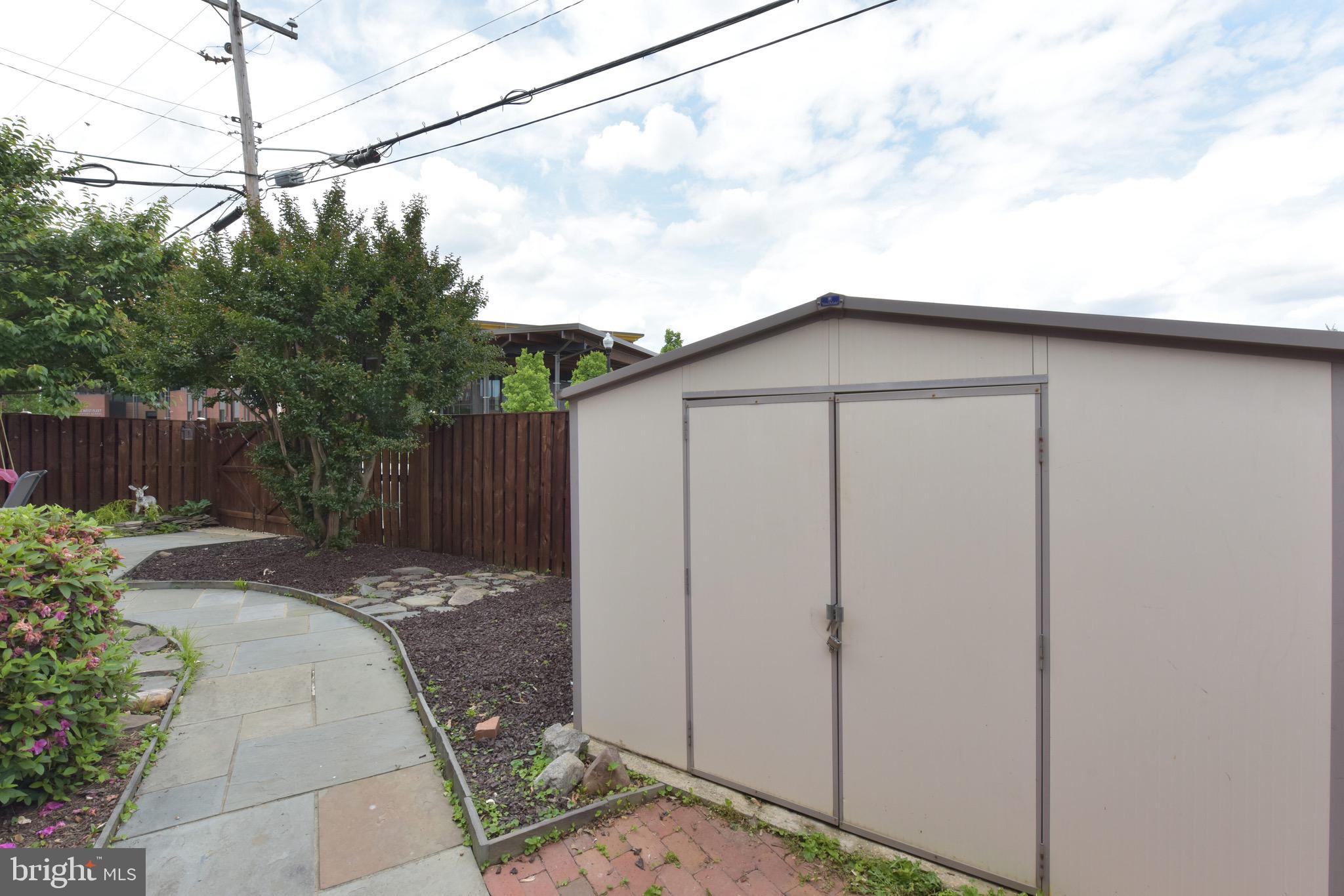 GLEBE MANOR - Residential