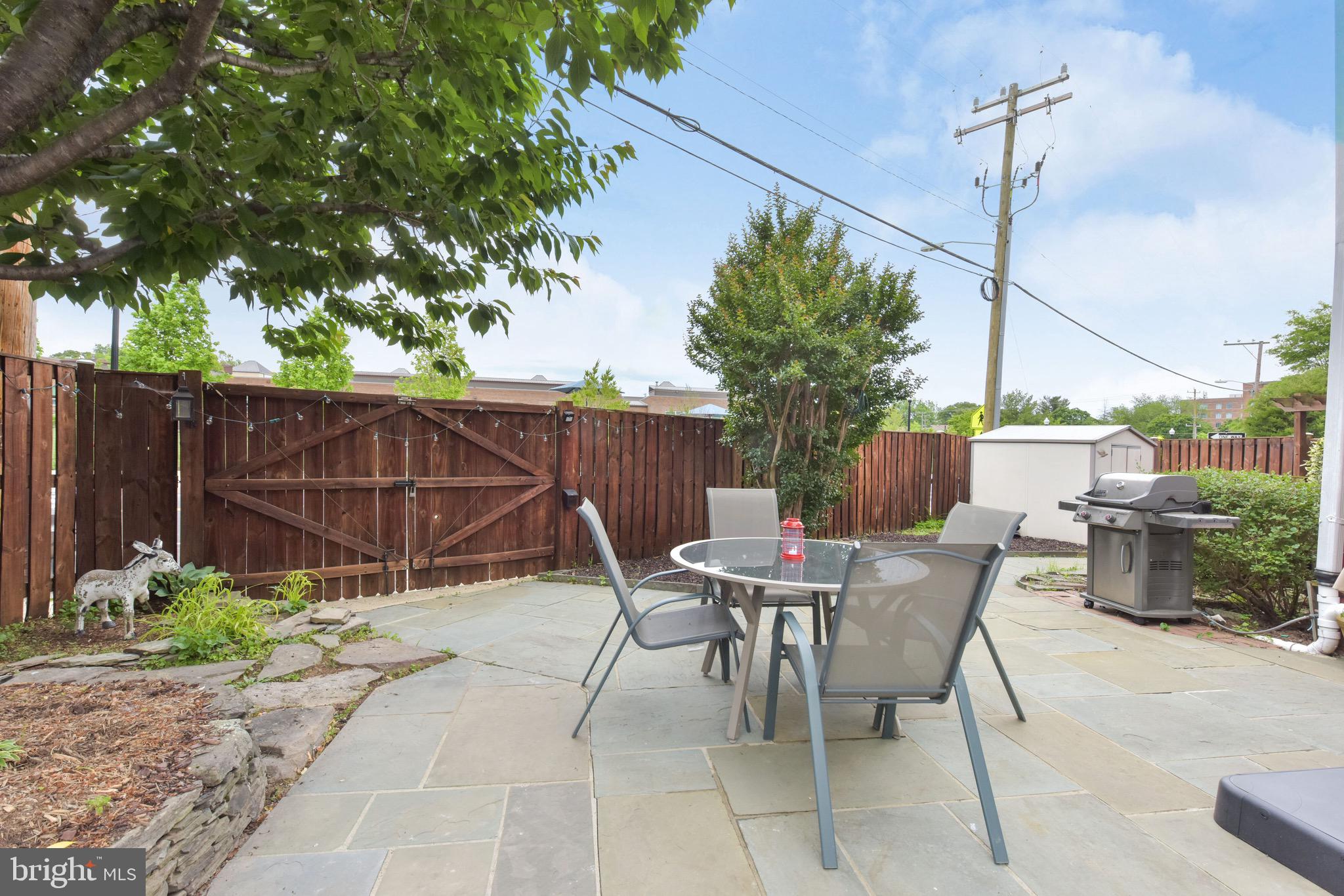 GLEBE MANOR - Residential