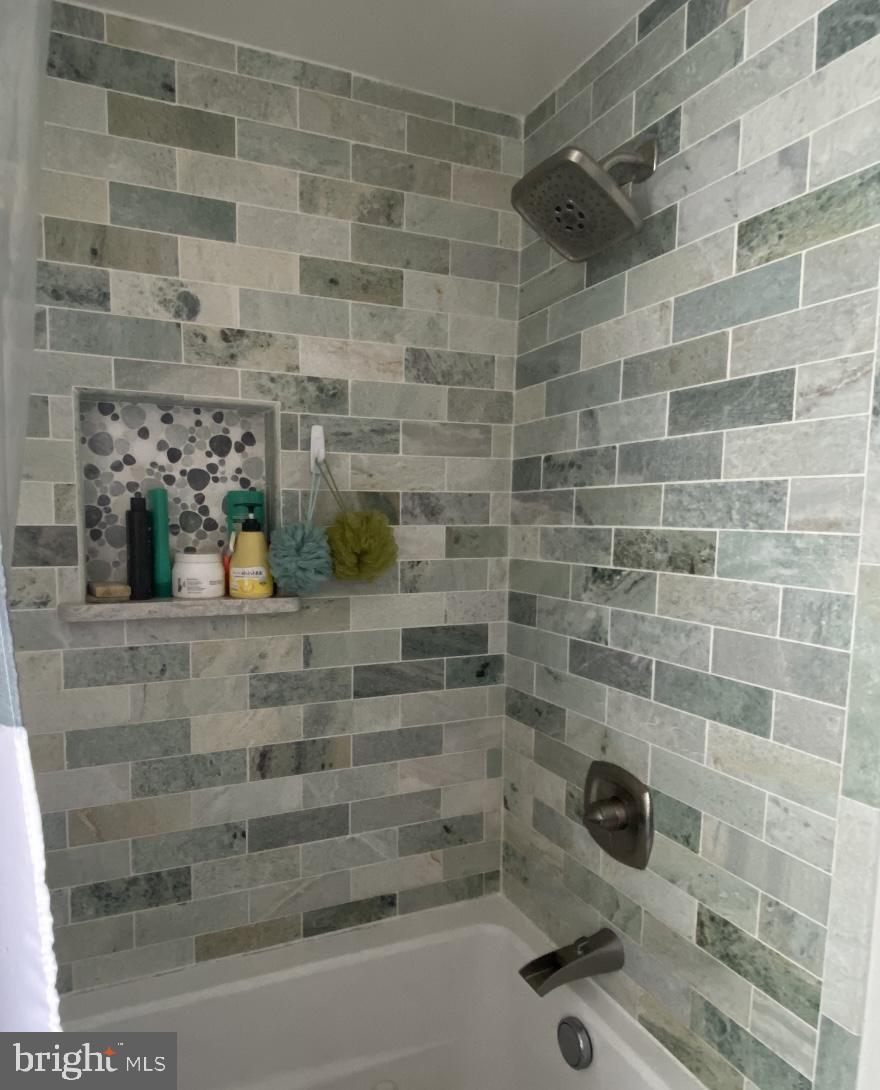 BAKER PARK - Residential Lease