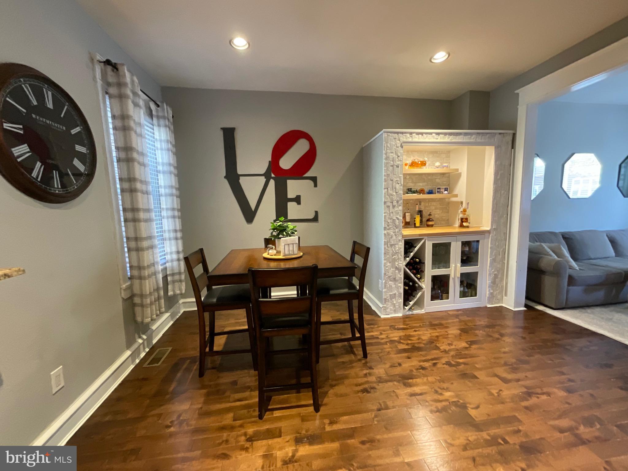 2938 E THOMPSON STREET